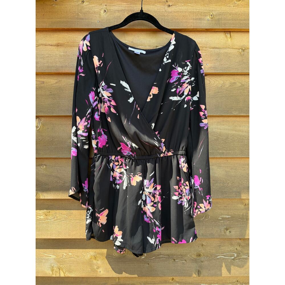 Arizona Jean CO Black floral slit sleeve romper